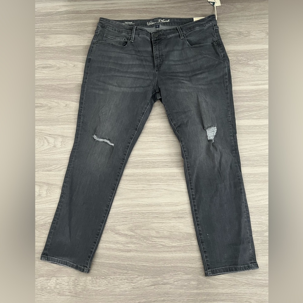 Universal Thread Women’s 20W Gray Distressed Skinny Jeans High Rise NWT